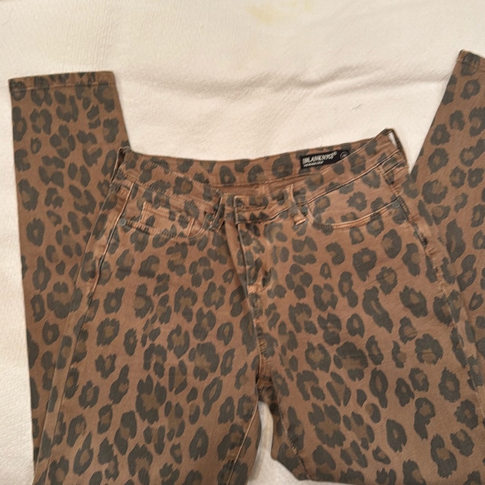 BlankNYC cheetah print skinny jeans size 28